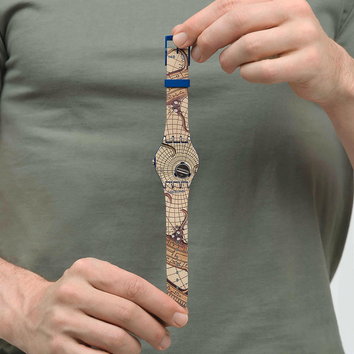 SUOZ351 - THE GREAT WAVE BY HOKUSAI & ASTROLABE - Swatch® Canada