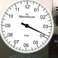 MeisterSinger stolní hodiny WU18