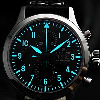 Steinhart Nav B-Chrono 44 mit Lederband