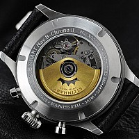 Steinhart Nav B-Chrono 44 mit Lederband