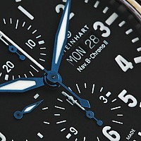 Steinhart Nav B-Chrono 44 mit Stahlband