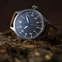 Steinhart Nav B-Uhr 47 Titan A-Muster Zentralsekunde