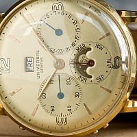 Universal Geneve Triple Date Moonphase KOMISE 420180072