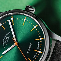 Mühle-Glashütte Panova Green