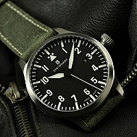 Steinhart Nav B-Uhr 44 date