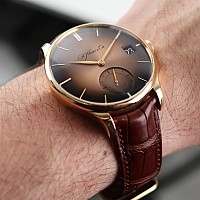 H. Moser & Cie Venturer Big Date 2100-0401 KOMISE 420240011