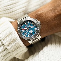 Oris Aquis Date Upcycle 01 400 7790 4150-07 8 23 02PEB