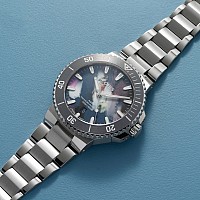 Oris Aquis Date Upcycle 01 733 7789 4150-07 8 23 04PEB