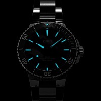 Oris Aquis Date Upcycle 01 733 7787 4150-07 8 22 04PEB