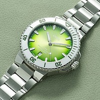 Oris Aquis Date Taste of Summer 01 733 7787 4137-07 8 22 04PEB