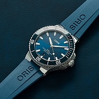 Oris Aquis Date 01 733 7787 4135-07 4 22 35FC
