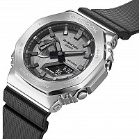 Casio G-Shock x Star Wars: The Mandalorian and Grogu GM-2100-1AER-MAN