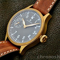 Steinhart Nav B-Uhr 44 Handaufzug Bronze Limited Edition