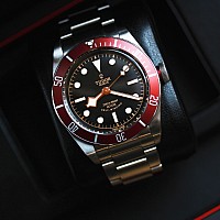 Tudor Heritage Black Bay Red KOMISE 420170064