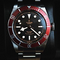 Tudor Heritage Black Bay Red KOMISE 420170064