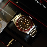 Tudor Heritage Black Bay Red KOMISE 420170064