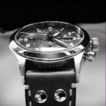 Steinhart Nav B-Chrono 44 mit Lederband