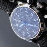 Steinhart Nav B-Chrono 44 mit Lederband